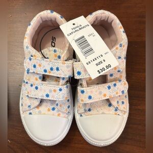 Soda Daisy Print Velcro Sneakers